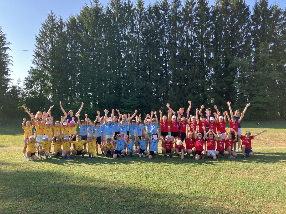 Kinder und Jugendliche beim Sport- und Abenteuercamp des TV Safental.