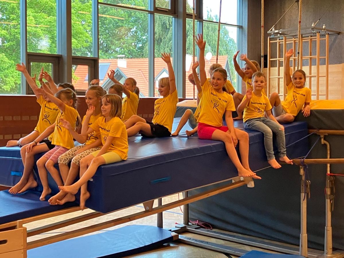 Kindergruppe des TV Safental in Bewegung.